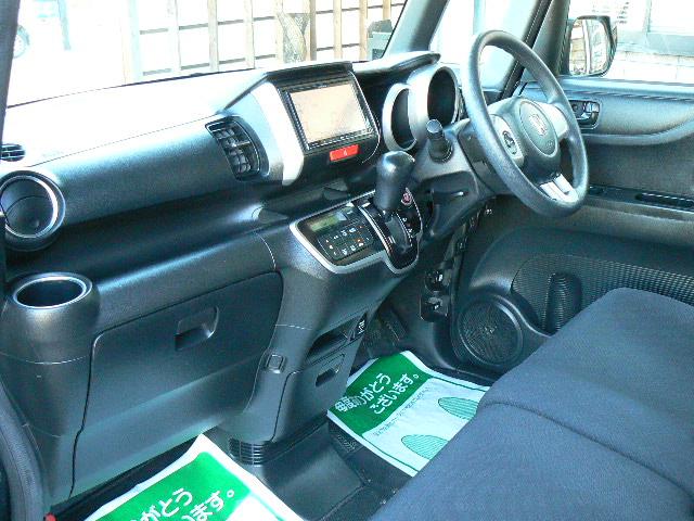 N-BOX G SSパッケージ 社外ナビTV・1セグ・CD・SD・プッシュスタート・スマートキー・オートエアコン・ベンチシート・両側オートスライドドア・プライバシーガラス・純正アルミ(20枚目)