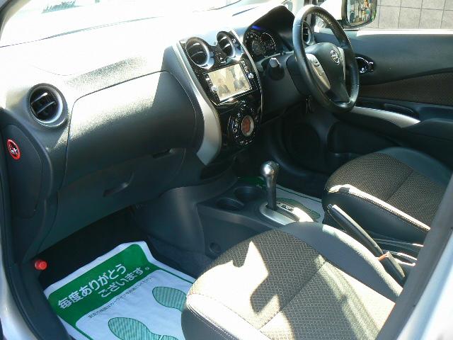 ノート メダリスト　エマージェンシーブレーキ搭載♪純正ナビＴＶ・フルセグ・ＣＤ・ＤＶＤ・ＳＤ・ＵＳＢ・Ｂｌｕｅｔｏｏｔｈ・アラウンドビューモニター・ＥＴＣ・純正ＬＥＤヘッドライト・プッシュスタート・スマートキー（22枚目）