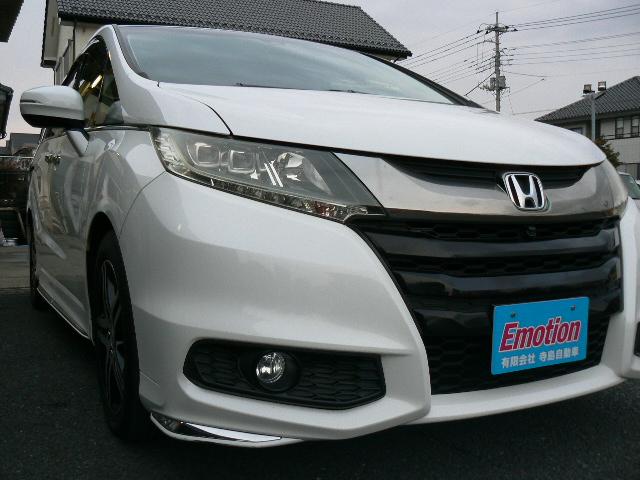 オデッセイ アブソルート・アドバンス　ホンダセンシング・純正ナビＴＶ・ＣＤ・ＤＶＤ・ＳＤ・ＵＳＢ・Ｂｌｕｅｔｏｏｔｈ・マルチビューカメラ・ＥＴＣ・純正ＬＥＤヘッドライト・プッシュスタート・両側オートスライドドア・ワンオーナー（3枚目）