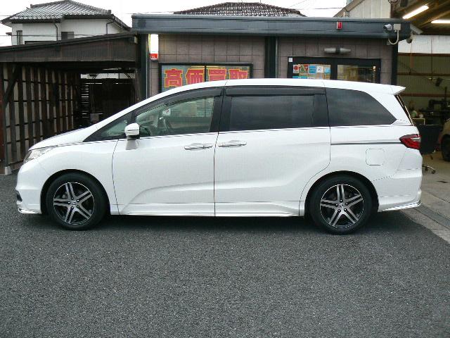 オデッセイ アブソルート・アドバンス　ホンダセンシング・純正ナビＴＶ・ＣＤ・ＤＶＤ・ＳＤ・ＵＳＢ・Ｂｌｕｅｔｏｏｔｈ・マルチビューカメラ・ＥＴＣ・純正ＬＥＤヘッドライト・プッシュスタート・両側オートスライドドア・ワンオーナー（6枚目）