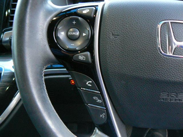 オデッセイ アブソルート・アドバンス　ホンダセンシング・純正ナビＴＶ・ＣＤ・ＤＶＤ・ＳＤ・ＵＳＢ・Ｂｌｕｅｔｏｏｔｈ・マルチビューカメラ・ＥＴＣ・純正ＬＥＤヘッドライト・プッシュスタート・両側オートスライドドア・ワンオーナー（18枚目）