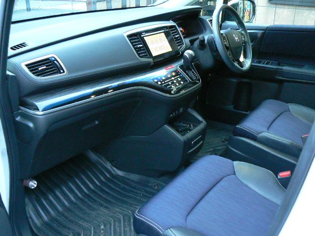 オデッセイ アブソルート・アドバンス　ホンダセンシング・純正ナビＴＶ・ＣＤ・ＤＶＤ・ＳＤ・ＵＳＢ・Ｂｌｕｅｔｏｏｔｈ・マルチビューカメラ・ＥＴＣ・純正ＬＥＤヘッドライト・プッシュスタート・両側オートスライドドア・ワンオーナー（23枚目）