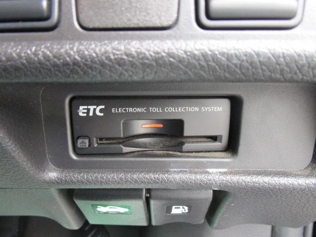 エクストレイル ２０Ｘｔ　エマージェンシーブレーキパッケージ　ナビＴＶビデオＢｌｕｅｔｏｏｔｈ接続アラウンドビューモニター　ＬＥＤヘッド　パワーバックドア　シートヒーター　クルーズコントロール　ＥＴＣ　前後ソナー　横滑り防止　衝突軽減ブレーキ　１７インチアルミ（16枚目）