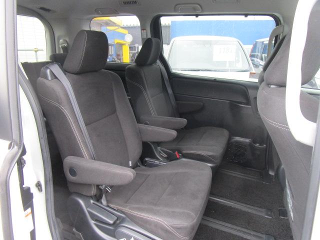 エスクァイア ハイブリッドXi 純正ナビTVブルートゥース接続Bモニター 両側パワースライドドア LEDヘッドライト フォグ シートヒーター スマートキー(12枚目)