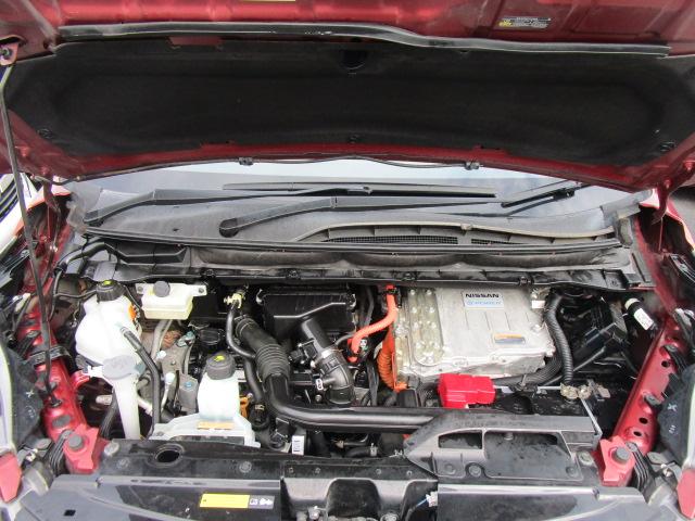 セレナ ｅ－パワー　ハイウェイスターＶ　ナビＴＶビデオＢｌｕｅｔｏｏｔｈ音楽アラウンドビューモニター　後席フリップダウンモニター　エマージェンシーブレーキ　ＬＥＤヘッドライト　プロパイロット　駐車サポート　ドライブレコーダー　純正カーテン（4枚目）