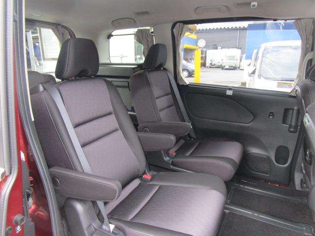 セレナ ｅ－パワー　ハイウェイスターＶ　ナビＴＶビデオＢｌｕｅｔｏｏｔｈ音楽アラウンドビューモニター　後席フリップダウンモニター　エマージェンシーブレーキ　ＬＥＤヘッドライト　プロパイロット　駐車サポート　ドライブレコーダー　純正カーテン（12枚目）