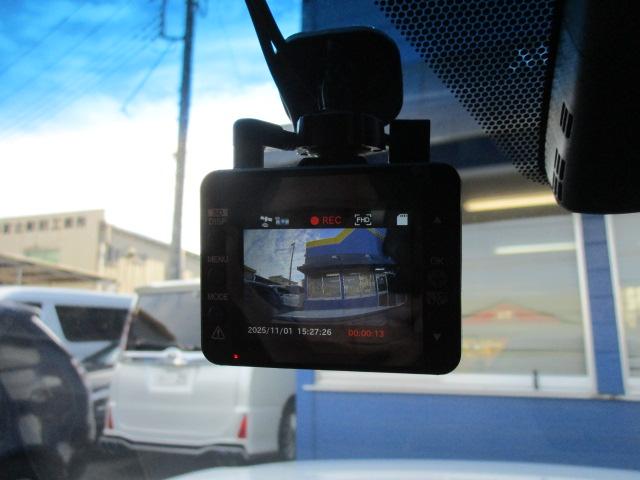 ＥＳ ＥＳ３００ｈ　Ｆスポーツ　ナビＴＶブルートゥース接続Ｂモニター　ヒーター付き黒本革パワーシート　サンルーフ　ドライブレコーダー　ステアリングヒーター　ＥＴＣ　記録簿付き（18枚目）