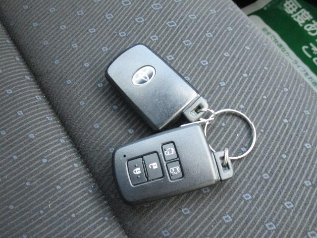 ヴォクシー ハイブリッドV ナビTVブルートゥース接続Bカメラ 両側パワースライドドア LEDヘッドライト フォグ クルーズコントロール シートヒーター ETC 15アルミ 記録簿付き(18枚目)