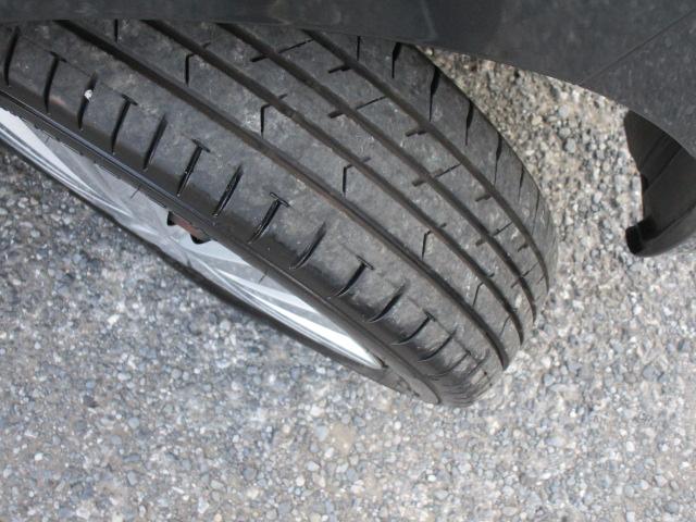 見逃しがちなタイヤの溝もご確認ください！安心してお乗りいただける状態です！