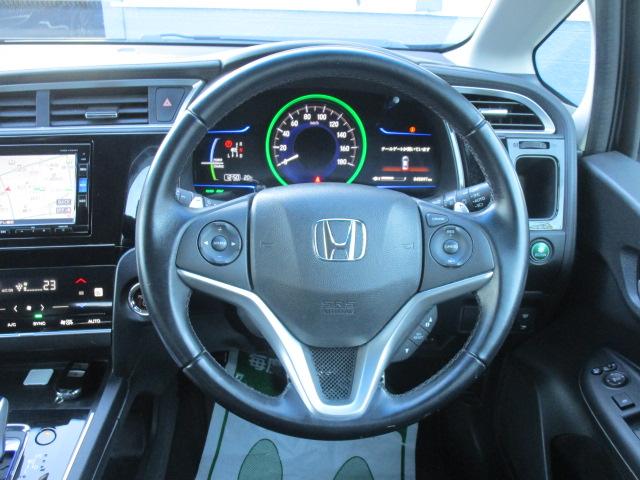 シャトル ハイブリッドZ ナビTVビデオBluetooth音楽Bカメラ ヒーター付きハーフレザーシート LEDライト フォグ ETC 衝突軽減B 誤発進抑制 クルーズコントロール ドライブレコーダー カーテンエアバック(15枚目)