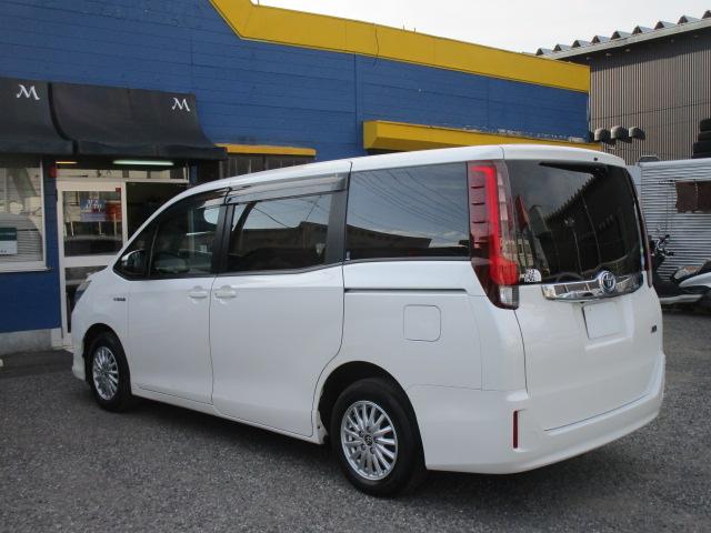 ノア ハイブリッドＧ　ナビＴＶビデオＢｌｕｅｔｏｏｔｈ音楽Ｂカメラ　両側パワースライドドア　クルーズコントロール　ＬＥＤヘッドライト　ＥＴＣ　横滑り防止　スマートキー（9枚目）