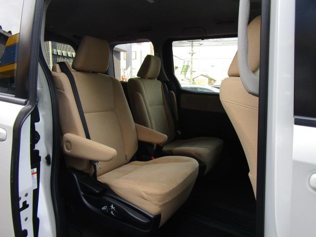 ノア ハイブリッドＧ　ナビＴＶビデオＢｌｕｅｔｏｏｔｈ音楽Ｂカメラ　両側パワースライドドア　クルーズコントロール　ＬＥＤヘッドライト　ＥＴＣ　横滑り防止　スマートキー（11枚目）