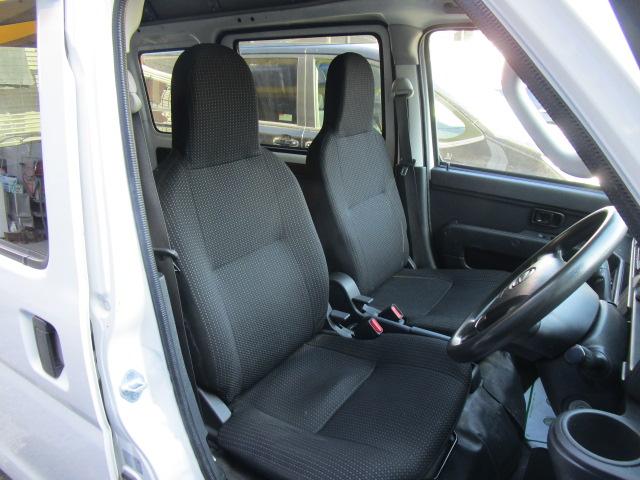 ハイゼットカーゴ ＤＸ　ＳＡＩＩＩ　ナビＢｌｕｅｔｏｏｔｈ音楽Ｂカメラ　衝突軽減ブレーキ　車線逸脱警報　誤発進抑制　アイドリングストップ　ドライブレコーダー　キーレス　記録簿付き（12枚目）