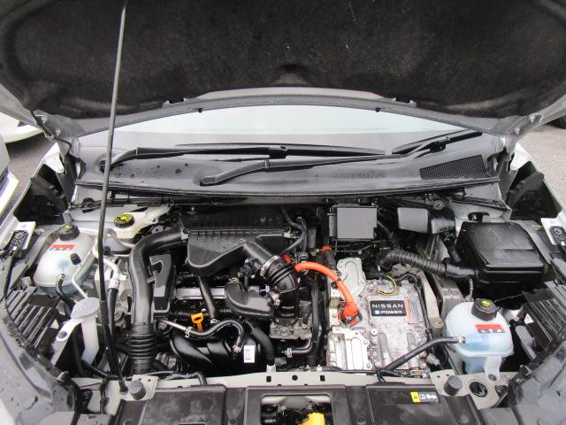 ノート Ｘ　ＦＯＵＲ　ナビＴＶブルートゥース音楽アラウンドビューモニター　エマージェンシーブレーキ　プロパイロット　ＥＴＣ２．０　スマートルームミラー　ステアリングヒーター　シートヒーター　記録簿付き（4枚目）