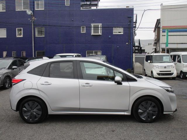 ノート Ｘ　ＦＯＵＲ　ナビＴＶブルートゥース音楽アラウンドビューモニター　エマージェンシーブレーキ　プロパイロット　ＥＴＣ２．０　スマートルームミラー　ステアリングヒーター　シートヒーター　記録簿付き（22枚目）