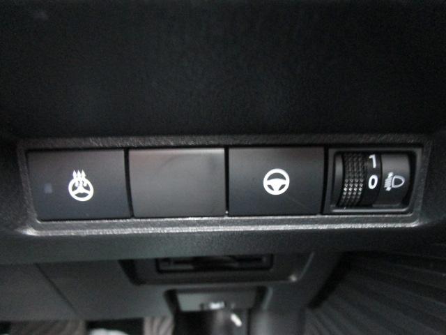 ノート Ｘ　ＦＯＵＲ　ナビＴＶブルートゥース音楽アラウンドビューモニター　エマージェンシーブレーキ　プロパイロット　ＥＴＣ２．０　スマートルームミラー　ステアリングヒーター　シートヒーター　記録簿付き（27枚目）