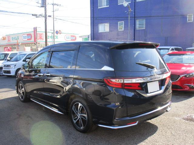 スマートキーでの開閉操作も行えて便利な両側パワースライドドア付き！