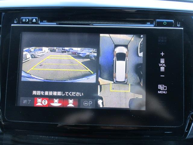 車庫入れが苦手な方でも安心感のある全方位マルチビューモニター付き！