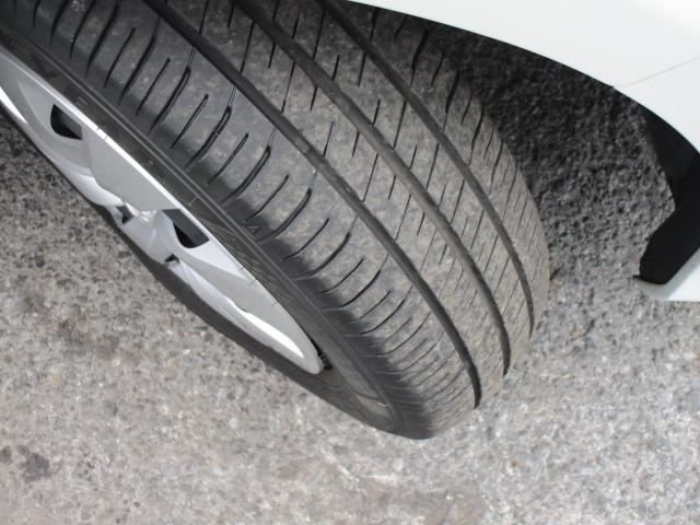 ヴィッツ ハイブリッドF 純正ナビTVブルートゥース音楽Bカメラ ETC2.0 衝突軽減ブレーキ 車線逸脱警報 先行車発進 黒革調シートカバー スマートキー 記録簿付き(7枚目)