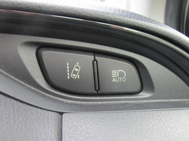 ヴィッツ ハイブリッドF 純正ナビTVブルートゥース音楽Bカメラ ETC2.0 衝突軽減ブレーキ 車線逸脱警報 先行車発進 黒革調シートカバー スマートキー 記録簿付き(18枚目)