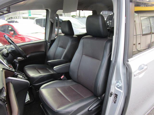 エスクァイア Gi ナビTVブルートゥース音楽Bカメラ後席フリップダウンモニター 両側パワースライドドア 前席ヒーター付き本革シート ビルトインETC アイドリングストップ LEDライト フォグ クルーズコントロール(10枚目)