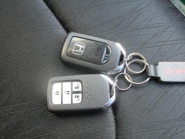 オデッセイ アブソルート 純正ナビTVブルートゥース音楽マルチビューカメラ リアエンターテイメント 両側パワースライドドア スマートパーキングアシスト 衝突軽減ブレーキ LEDライト 前後ドライブレコーダー スマートキー(28枚目)