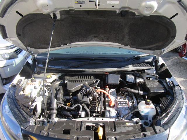 ノート X FOUR ナビTVブルートゥース接続アラウンドビューモニター エマージェンシーブレーキ プロパイロット シートヒーター ステアリングヒーター スマートルームミラー ETC2.0 SOS 充電器 記録簿付き(4枚目)