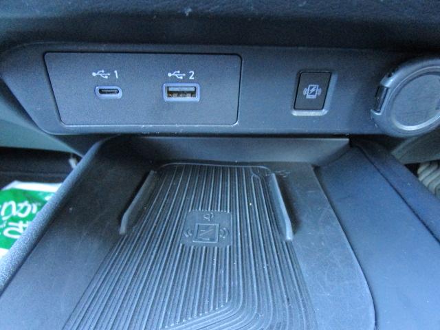 ノート X FOUR ナビTVブルートゥース接続アラウンドビューモニター エマージェンシーブレーキ プロパイロット シートヒーター ステアリングヒーター スマートルームミラー ETC2.0 SOS 充電器 記録簿付き(19枚目)