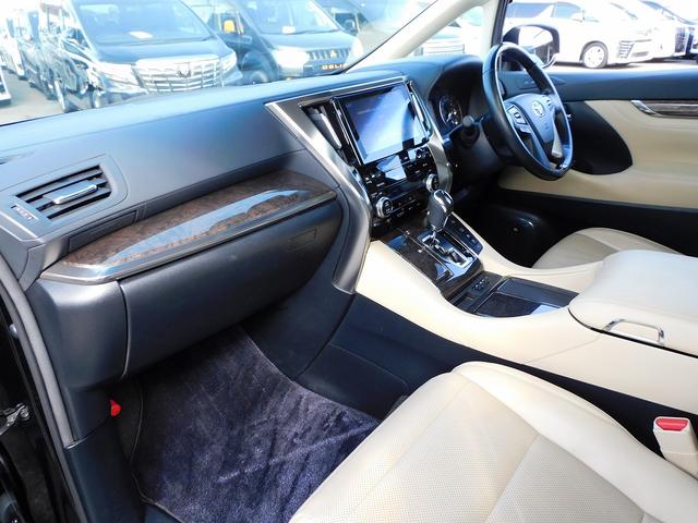 アルファードハイブリッド エグゼクティブラウンジ 後期・JBL・サンルーフ・10インチフルセグナビ・後席モニター・全周囲カメラ・BTオーディオ・両側自動ドア・3眼LEDライト・フォグLED・デジタルミラー・TRDエアロ・トヨタセーフティセンス・ETC(32枚目)