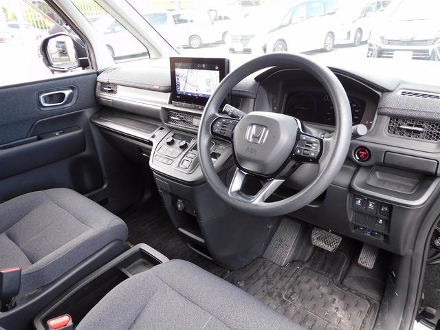 ステップワゴン e:HEVエアー 9インチフルセグナビ・後席モニター・バックカメラ・BTオーディオ・両側自動ドア・LEDライト・フォグLED・ホンダセンシング・ETC・コーナーセンサー・16AW・フロアマット・ドアバイザー・Pガラス(27枚目)