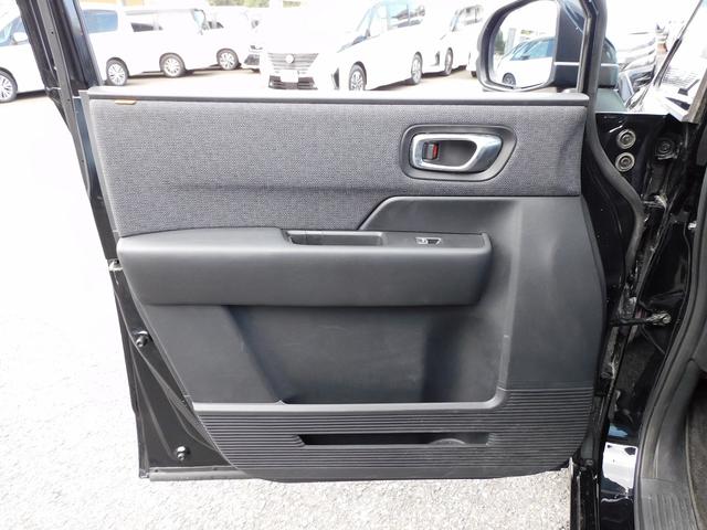 ステップワゴン e:HEVエアー 9インチフルセグナビ・後席モニター・バックカメラ・BTオーディオ・両側自動ドア・LEDライト・フォグLED・ホンダセンシング・ETC・コーナーセンサー・16AW・フロアマット・ドアバイザー・Pガラス(32枚目)