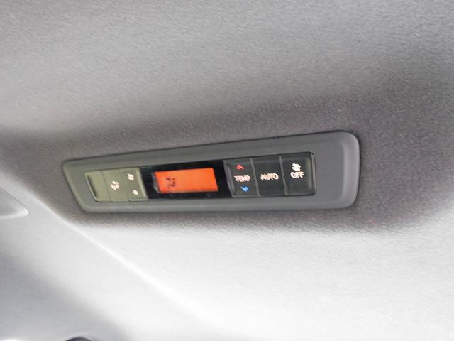 ヴォクシー ZS 煌II 後期・フルセグナビ・バックカメラ・BTオーディオ・両側自動ドア・LEDライト・フォグLED・16AW・クルーズコントロール・トヨタセーフティセンス・ETC・フロアマット・ドアバイザー・本革ステアリング(15枚目)