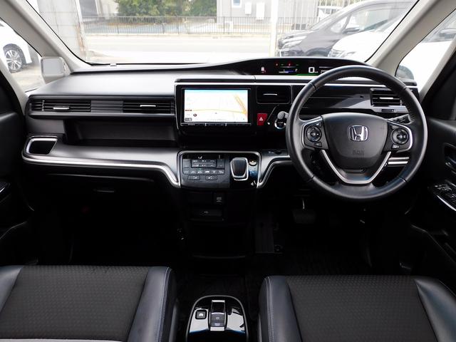 ステップワゴンスパーダ ｅ：ＨＥＶスパーダ　Ｇ・ＥＸ　ホンダセンシング　後期・９インチフルセグナビ・バックカメラ・ＢＴオーディオ・両側自動ドア・ＬＥＤライト・フォグＬＥＤ・ホンダセンシング・ＡＣＣ・ＥＴＣ・ハーフレザーシート・シートヒーター・フロアマット・ドアバイザー（4枚目）