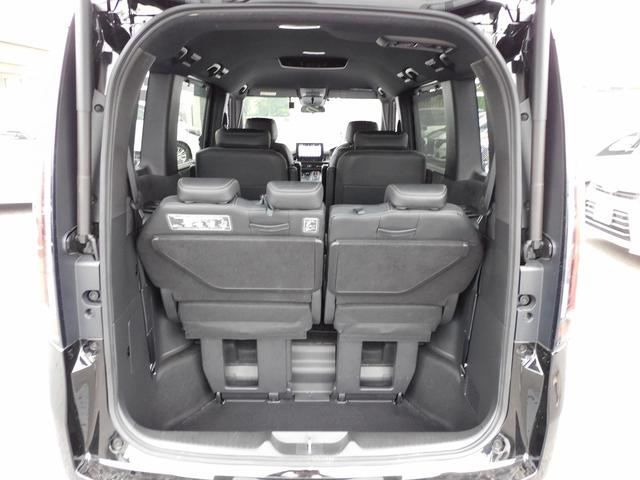 ステップワゴン ｅ：ＨＥＶスパーダ　プレミアムライン　１１インチフルセグナビ・全周囲カメラ・ＢＴオーディオ・両側自動ドア・パワーゲート・ＬＥＤライト・フォグＬＥＤ・ホンダセンシング・ＡＣＣ・ＥＴＣ・ＢＳＭ・ハーフレザーシート・シートヒーター・フロアマット（8枚目）