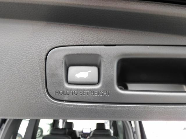 ステップワゴン ｅ：ＨＥＶスパーダ　プレミアムライン　１１インチフルセグナビ・全周囲カメラ・ＢＴオーディオ・両側自動ドア・パワーゲート・ＬＥＤライト・フォグＬＥＤ・ホンダセンシング・ＡＣＣ・ＥＴＣ・ＢＳＭ・ハーフレザーシート・シートヒーター・フロアマット（33枚目）