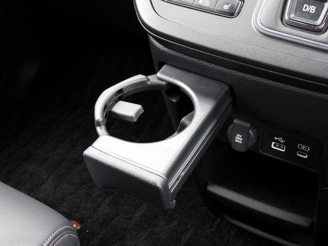 ステップワゴン ｅ：ＨＥＶスパーダ　プレミアムライン　１１インチフルセグナビ・全周囲カメラ・ＢＴオーディオ・両側自動ドア・パワーゲート・ＬＥＤライト・フォグＬＥＤ・ホンダセンシング・ＡＣＣ・ＥＴＣ・ＢＳＭ・ハーフレザーシート・シートヒーター・フロアマット（45枚目）