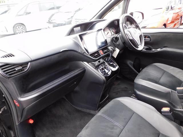 ヴォクシー ZS G’s 10インチフルセグナビ・後席モニター・バックカメラ・BTオーディオ・両側自動ドア・LEDライト・フォグLED・トヨタセーフティセンス・ETC・本革ステアリング・アイドリングストップ・フロアマット(31枚目)