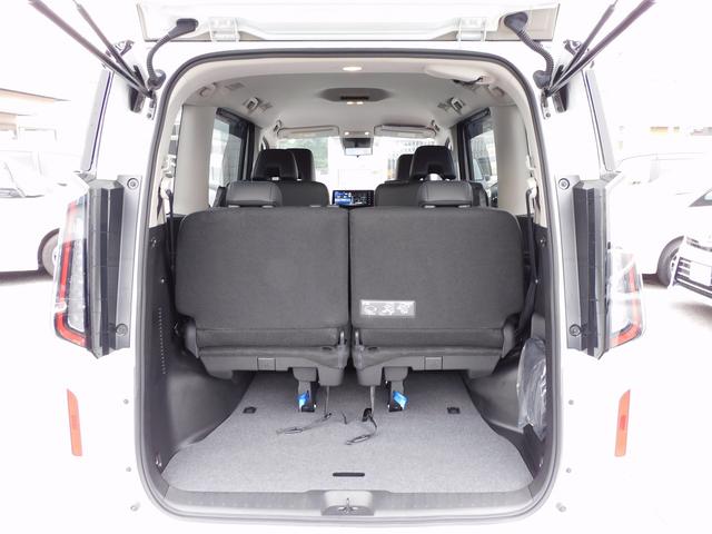 セレナ オーテック　プロパロット・ＮＩＳＳＡＮＣｏｎｎｅｃｔナビ・全周囲カメラ・ＢＴオーディオ・両側自動ドア・ＬＥＤライト・フォグＬＥＤ・デジタルミラー・ＥＴＣ・ＢＳＭ・エマージェンシーブレーキ・シートヒーター（8枚目）