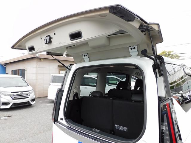 セレナ オーテック　プロパロット・ＮＩＳＳＡＮＣｏｎｎｅｃｔナビ・全周囲カメラ・ＢＴオーディオ・両側自動ドア・ＬＥＤライト・フォグＬＥＤ・デジタルミラー・ＥＴＣ・ＢＳＭ・エマージェンシーブレーキ・シートヒーター（33枚目）