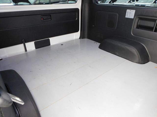 ハイエースバン スーパーGL ダークプライムII 11インチフルセグナビ・全周囲カメラ・BTオーディオ・両側自動ドア・LEDライト・フォグLED/デジタルミラー・モデリスタエアロ・16AW・トヨタセーフティセンス・ETC・ハーフレザーシート(7枚目)