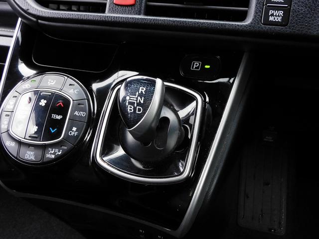 エスクァイア ハイブリッドＧｉ　後期・フルセグナビ・バックカメラ・ＢＴオーディオ・両側自動ドア・ＬＥＤライト・フォグＬＥＤ・トヨタセーフティセンス・ＥＴＣ・シートヒーター・クルーズコントロール・コーナーセンサー・ドアバイザー（11枚目）