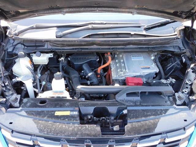 セレナ e-パワー ハイウェイスターV 後期・10インチフルセグナビ・後席モニター・全周囲カメラ・BTオーディオ・両側自動ドア・LEDライト・フォグLED・デジタルミラー・エマージェンシーブレーキ・BSM・クルーズコントロール・ドアバイザー(19枚目)