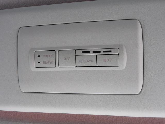 デリカD:5 P 後期・10インチフルセグナビ・全周囲カメラ・BTオーディオ・両側自動ドア・LEDライト・フォグLED・ACC・BSM・ETC・シートヒーター・アイドリングストップ・ドアバイザー・フロアマット(51枚目)