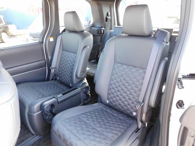 ヴォクシー ハイブリッドS-G 10インチフルセグナビ・後席モニター・バックカメラ・BTオーディオ・両側自動ドア・LEDライト・フォグLED・トヨタセーフティセンス・ACC・ETC・ハーフレザーシート・シートヒーター・フロアマット(6枚目)