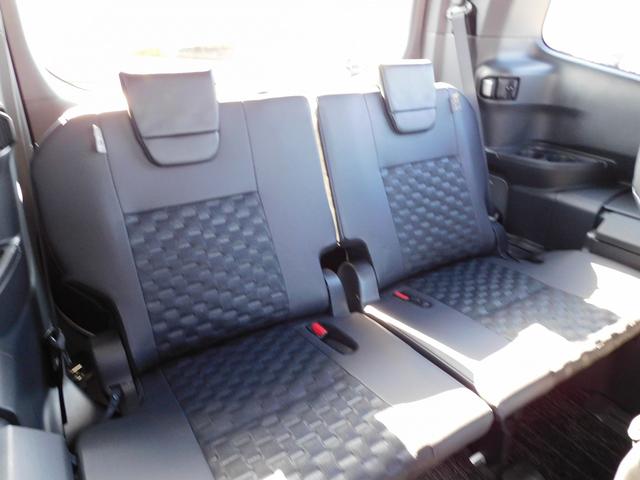 ヴォクシー ハイブリッドS-G 10インチフルセグナビ・後席モニター・バックカメラ・BTオーディオ・両側自動ドア・LEDライト・フォグLED・トヨタセーフティセンス・ACC・ETC・ハーフレザーシート・シートヒーター・フロアマット(7枚目)