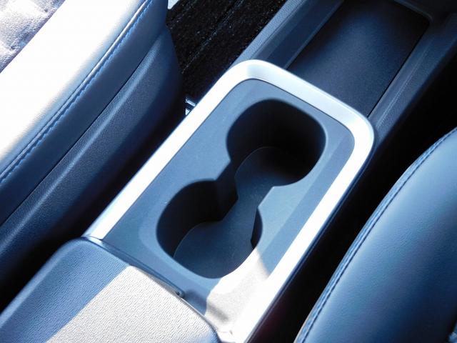 ヴォクシー ハイブリッドS-G 10インチフルセグナビ・後席モニター・バックカメラ・BTオーディオ・両側自動ドア・LEDライト・フォグLED・トヨタセーフティセンス・ACC・ETC・ハーフレザーシート・シートヒーター・フロアマット(44枚目)