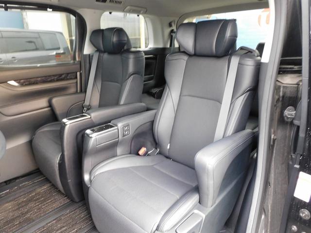 アルファード 2.5S Cパッケージ 後期・10インチフルセグナビ・バックカメラ・BTオーディオ・両側自動ドア・3眼LEDライト・フォグlED・デジタルミラー・トヨタセーフティセンス・ETC・シートヒーター・フロアマット・ドアバイザー(6枚目)