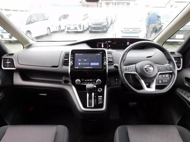 セレナ ハイウェイスター　プロパイロットエディション　プロパイロット・９インチフルセグナビ・後席モニター・バックカメラ・ＢＴオーディオ・両側自動ドア・ＬＥＤライト・フォグ・エマージェンシーブレーキ・ＥＴＣ・フロアマット・ドアバイザー・アイドリングストップ（4枚目）