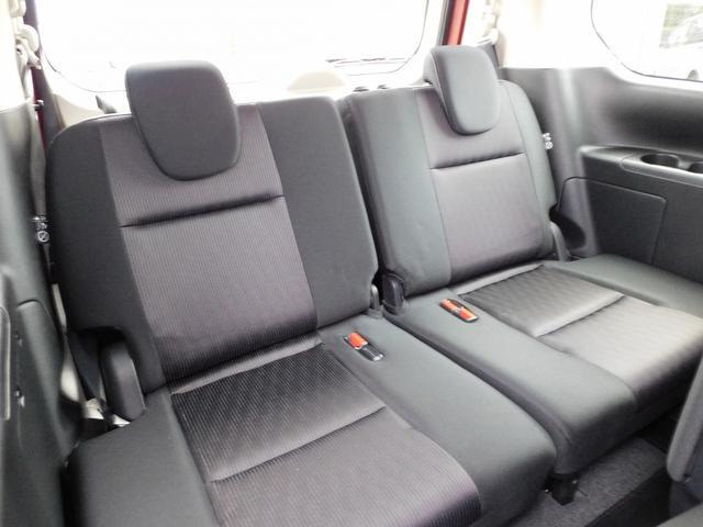 セレナ ハイウェイスター　プロパイロットエディション　プロパイロット・９インチフルセグナビ・後席モニター・バックカメラ・ＢＴオーディオ・両側自動ドア・ＬＥＤライト・フォグ・エマージェンシーブレーキ・ＥＴＣ・フロアマット・ドアバイザー・アイドリングストップ（7枚目）