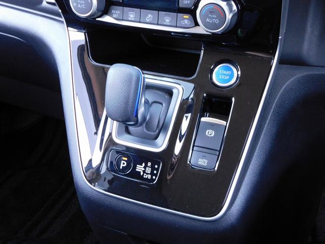 プロパイロット・後期・１０インチフルセグナビ・全周囲カメラ・ＢＴオーディオ・両側自動ドア・ＬＥＤライト・フォグＬＥＤ・デジタルミラー・エマージェンシーブレーキ・ＥＴＣ・ＢＳＭ・フロアマット
